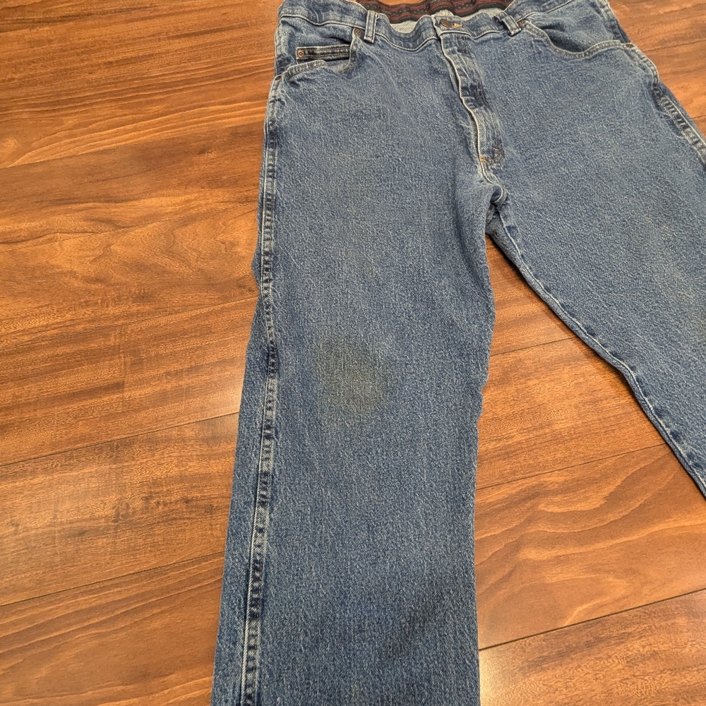 Men's Wrangler Blue Jeans - Picture 11 of 12
